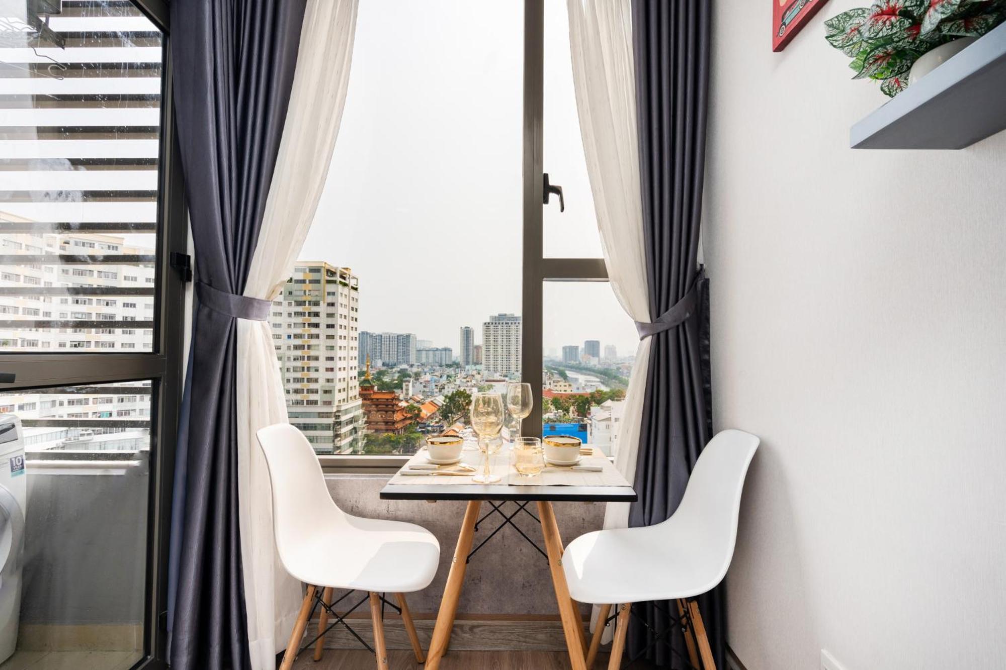 Oui! Oui! Cbd Apartment - Rivergate Building Ho Chi Minh-Byen Eksteriør billede